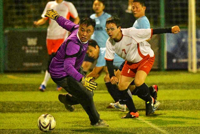 班凯罗36分魔术送尼克斯4连败 黄蜂擒鹰3连胜